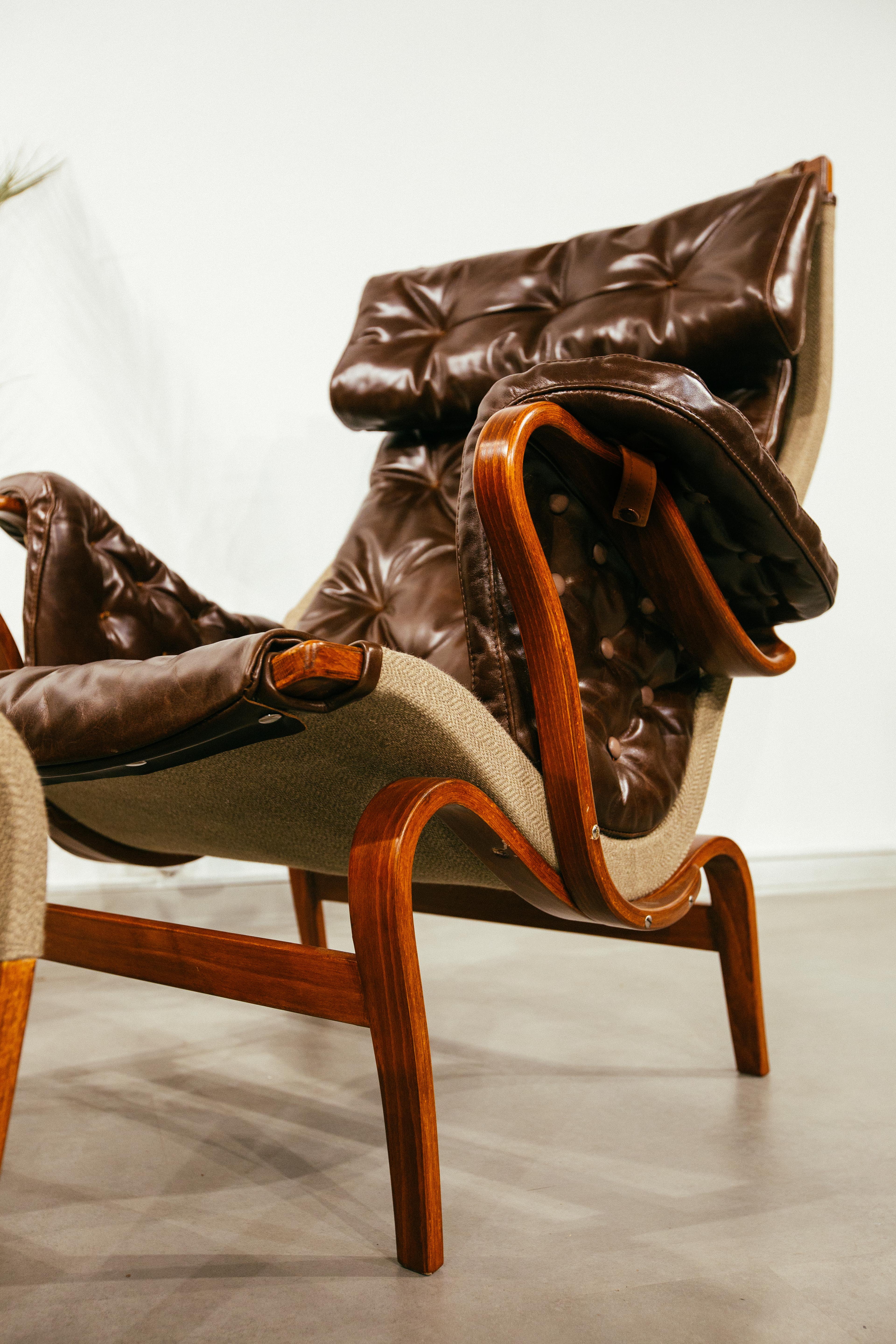 Bruno Mathsson tasarımı , Dux marka üretimi ' Pernilla Lounge Chair'